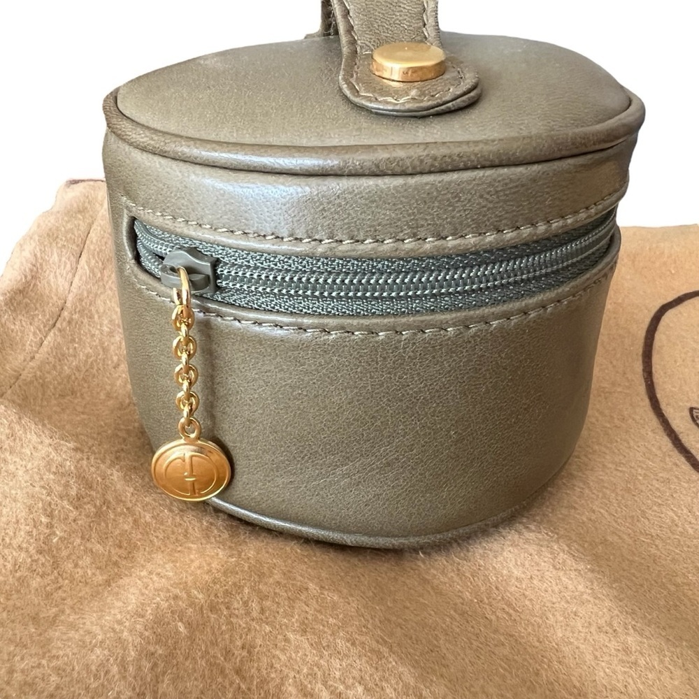 Gucci Vintage Lambskin with Suede Interior Olive Green Jewelry Mini-bag - Picture 3 of 13